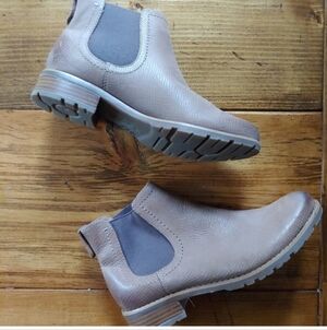 Sofft Tan Selby Ankle Chelsea Boots